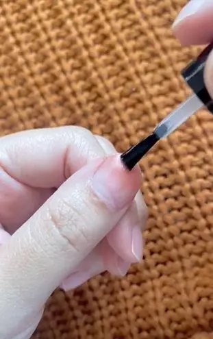 Cara manfaatkan eyeshadow expired untuk mempercantik kuku TikTok