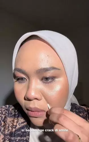 Trik atasi crack di area garis senyum yang hasilnya antidempul TikTok Trik atasi crack di area garis senyum yang hasilnya antidempul TikTok