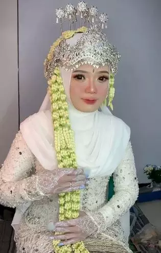 Transformasi cewek kulit gelap dan smile line tebal dirias jadi pengantin TikTok Transformasi cewek kulit gelap dan smile line tebal dirias jadi pengantin TikTok