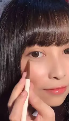 Trik bikin aegyo sal natural ala cewek Korea cuma andalkan 1 alat TikTok