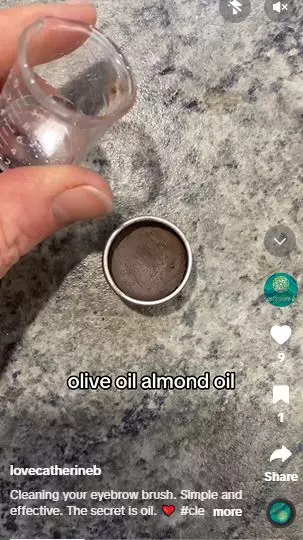 Cara bersihkan eyebrow brush dengan cepat ini andalkan bahan dapur TikTok Cara bersihkan eyebrow brush dengan cepat ini andalkan bahan dapur TikTok