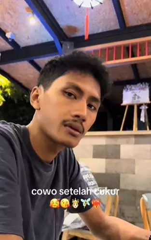 Perubahan cowok berambut gondrong mirip Vadel Badjideh usai dipotong TikTok Perubahan cowok berambut gondrong mirip Vadel Badjideh usai dipotong TikTok