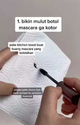 Fungsi lain tisu dapur untuk pengguna makeup TikTok Fungsi lain tisu dapur untuk pengguna makeup TikTok