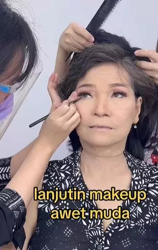 Transformasi nenek 67 tahun kulit keriput usai dirias hasilnya auto muda TikTok