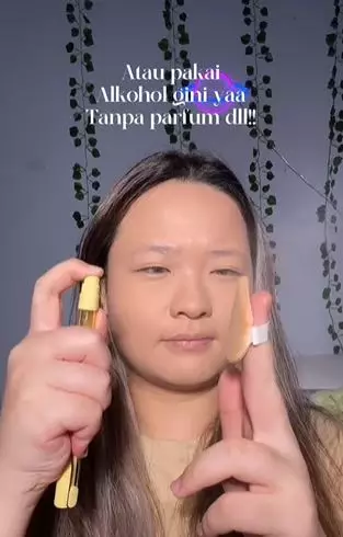 Cara bersihkan puff cushion andalkan 1 bahan khusus tanpa dicuci air sabun TikTok