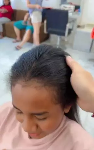 Perubahan rambut cewek kribo dan botak jadi bak punya rambut baru TikTok Perubahan rambut cewek kribo dan botak jadi bak punya rambut baru TikTok