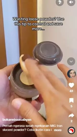 Trik atasi loose powder susah keluar cuma pakai 1 alat sederhana Berbagai sumber Trik atasi loose powder susah keluar cuma pakai 1 alat sederhana Berbagai sumber