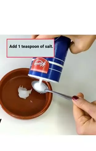 Campuran petroleum jelly dan 1 bahan dapur efektif putihkan gigi kuning Berbagai sumber