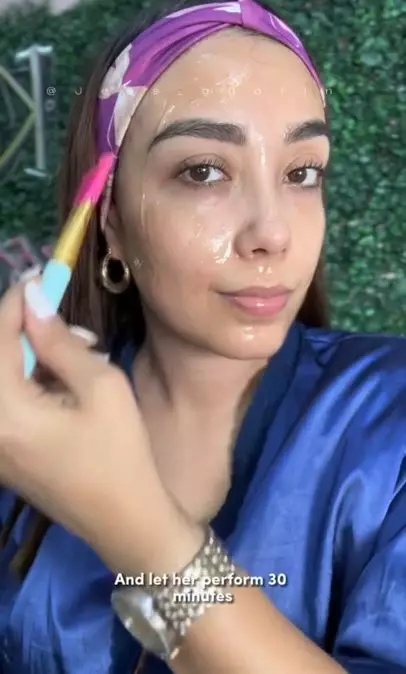 Kencangkan wajah kendur dengan 1 jenis daun penyedap Berbagai sumber Kencangkan wajah kendur dengan 1 jenis daun penyedap Berbagai sumber