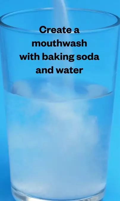 Atasi bau mulut dan plak pakai 1 bahan kue Berbagai sumber