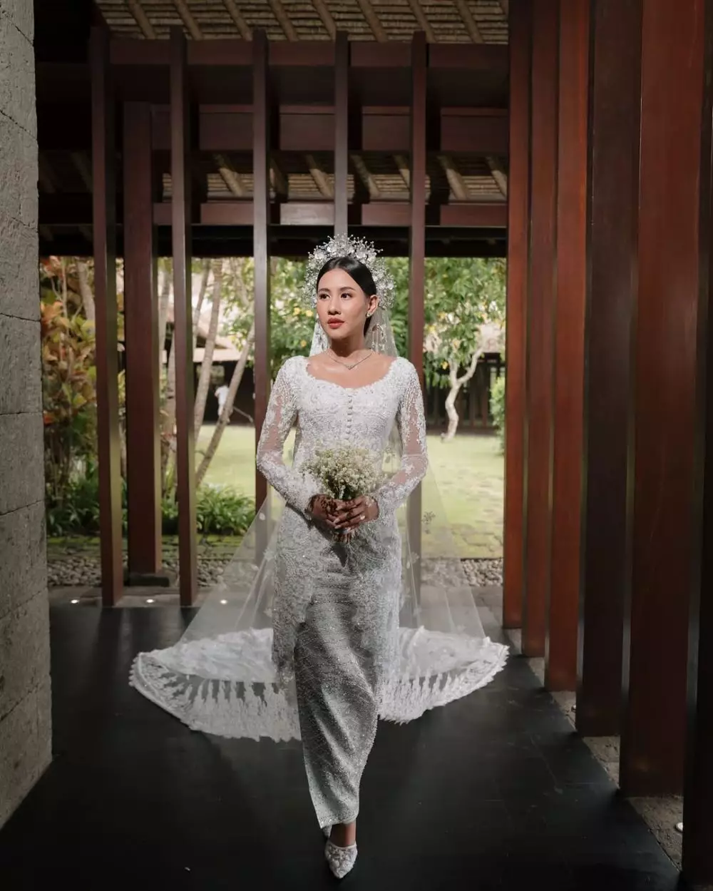 detail makeup akad Shenina Cinnamon © Instagram detail makeup akad Shenina Cinnamon © Instagram