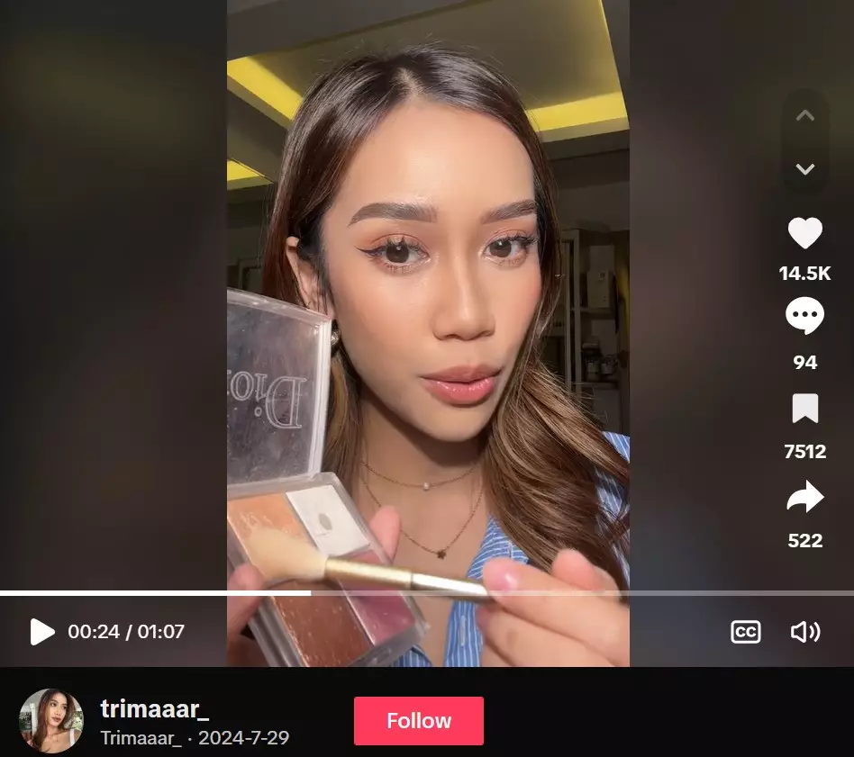 Trik aplikasikan highlighter © TikTok