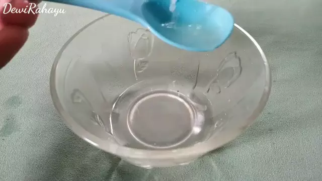 cara mengecilkan pori-pori tanpa es batu © YouTube