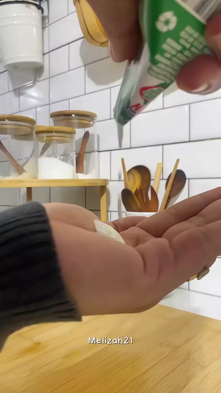 cara alami mengobati rambut rontok dan kusut © Instagram