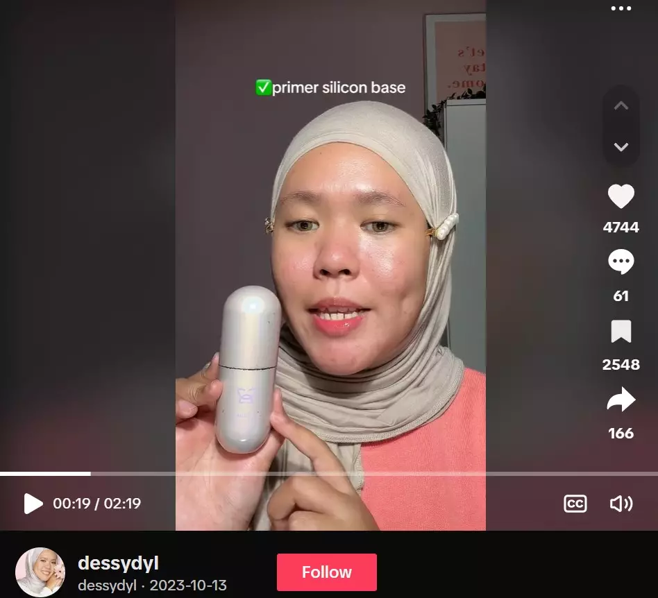 trik pakai foundation pada pori-pori besar © TikTok