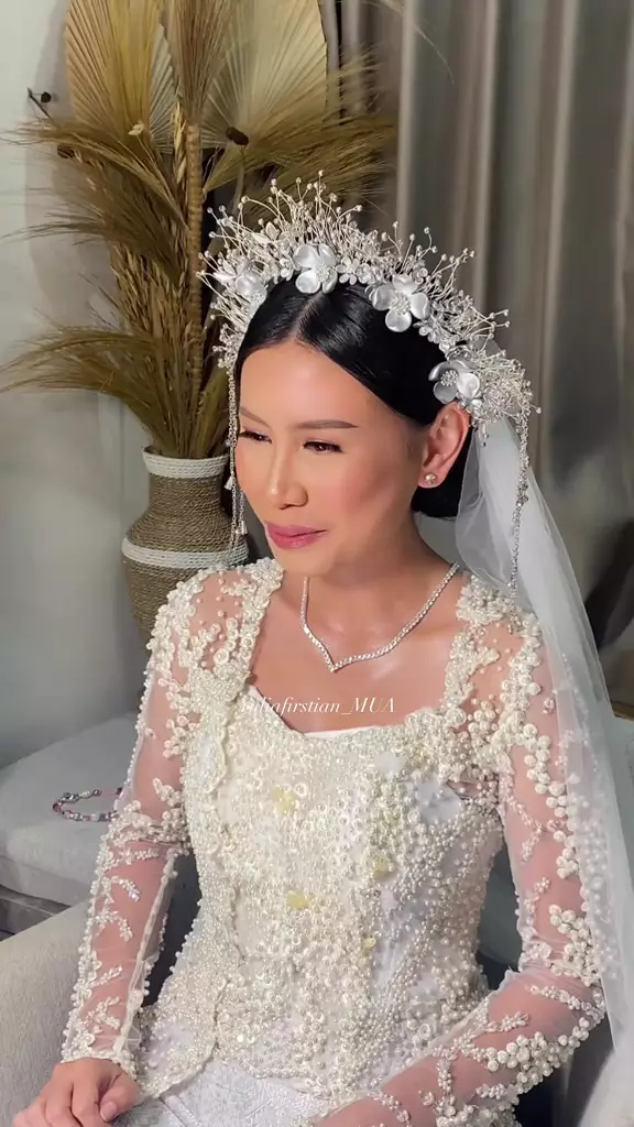 MUA ini recreate makeup akad Shenina Cinnamon © TikTok MUA ini recreate makeup akad Shenina Cinnamon © TikTok