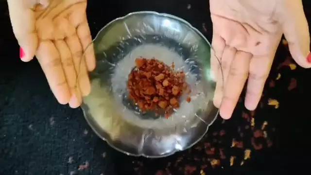 Kulit tangan tampak tua © YouTube