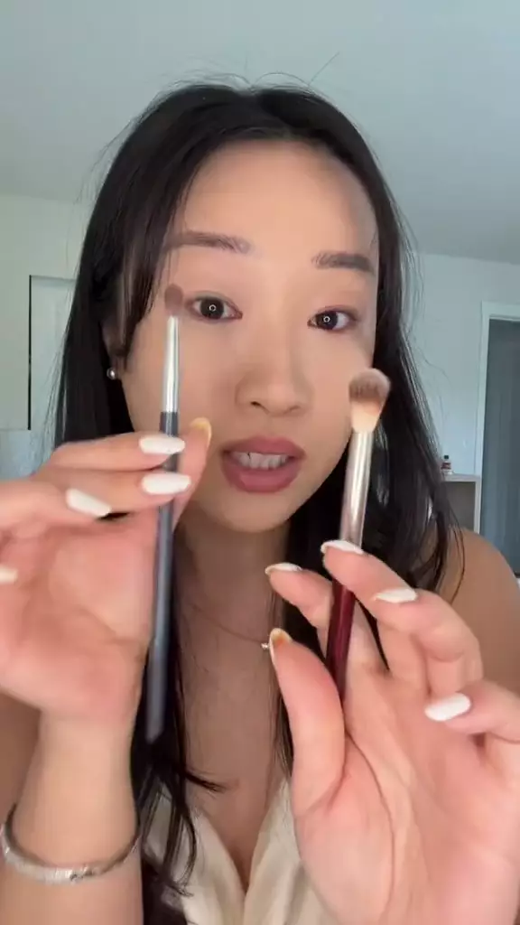 Trik mudah bikin smokey eyes © TikTok Trik mudah bikin smokey eyes © TikTok