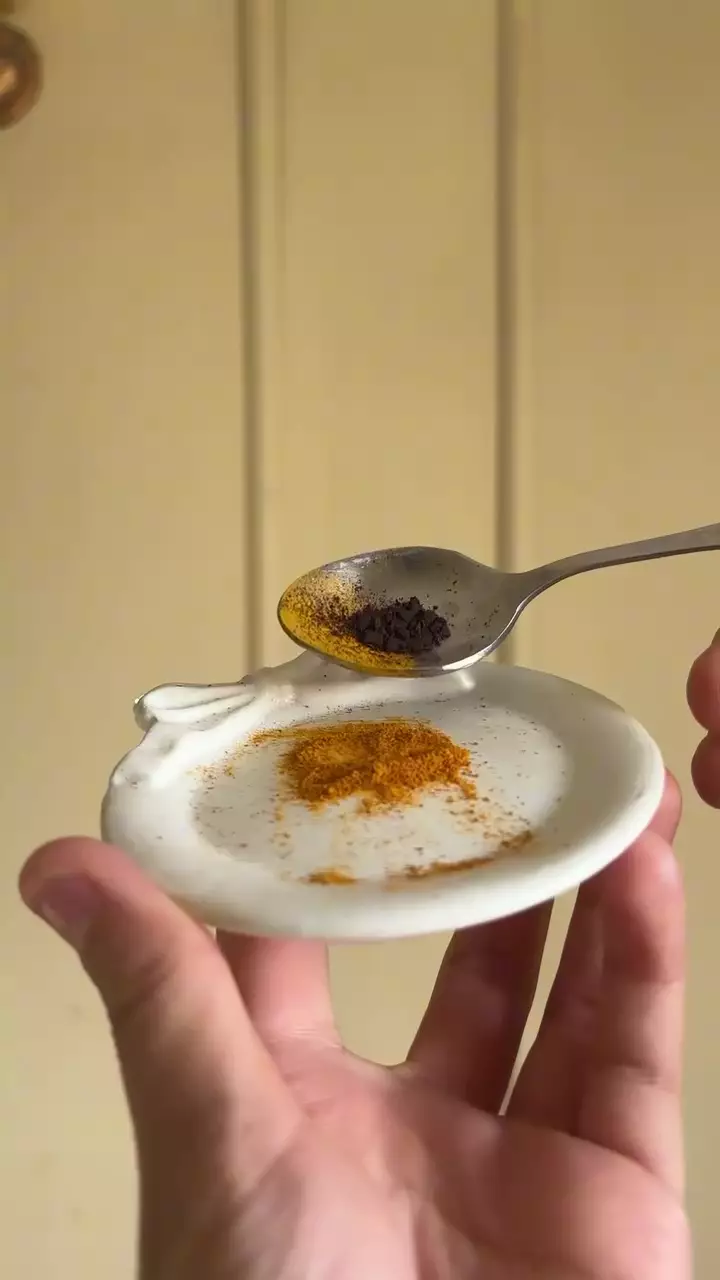 Cara mengatasi kulit sekitar bibir menghitam © Instagram