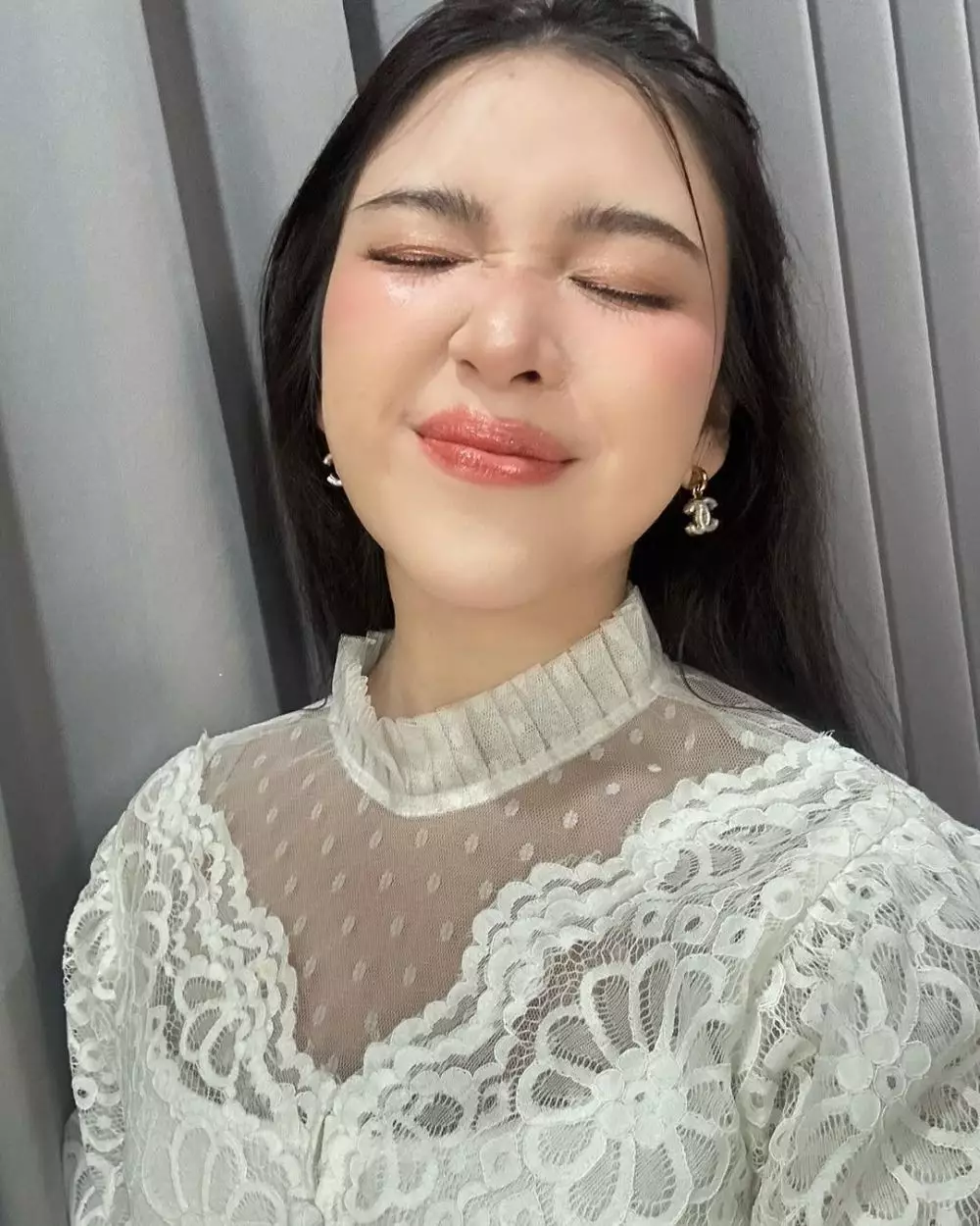 makeup fresh ala Tiara Andini © Instagram makeup fresh ala Tiara Andini © Instagram