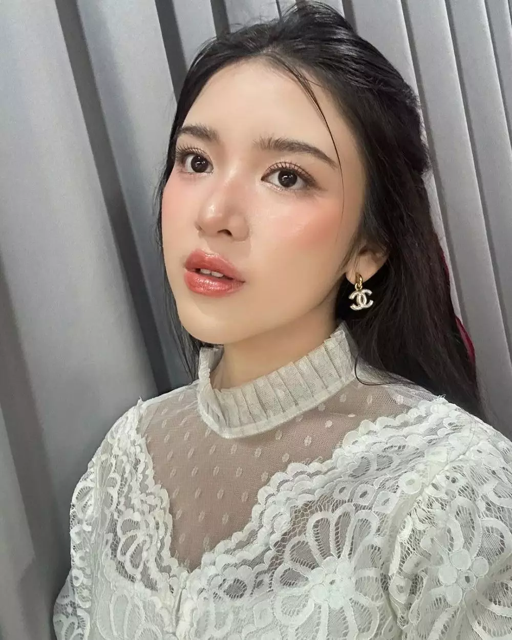 makeup fresh ala Tiara Andini © Instagram makeup fresh ala Tiara Andini © Instagram