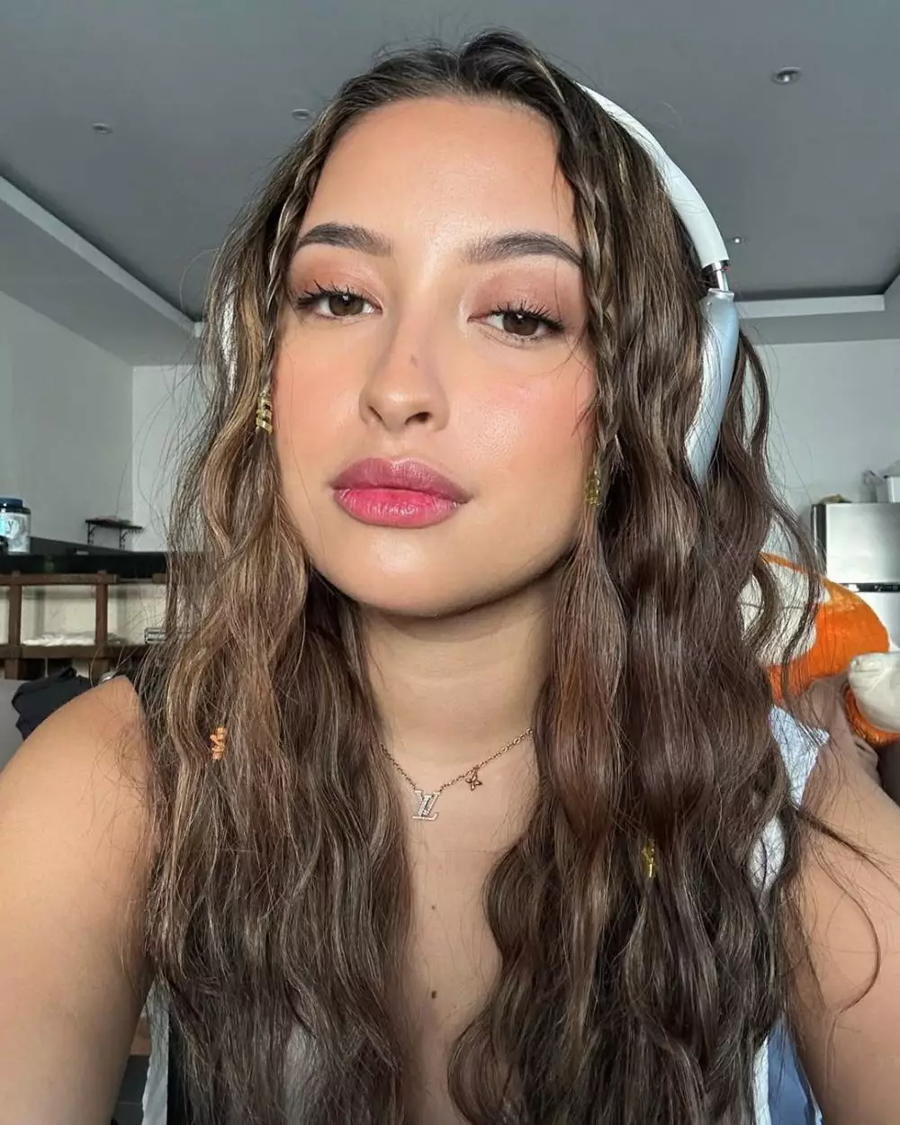 transformasi makeup Jennifer Coppen © i