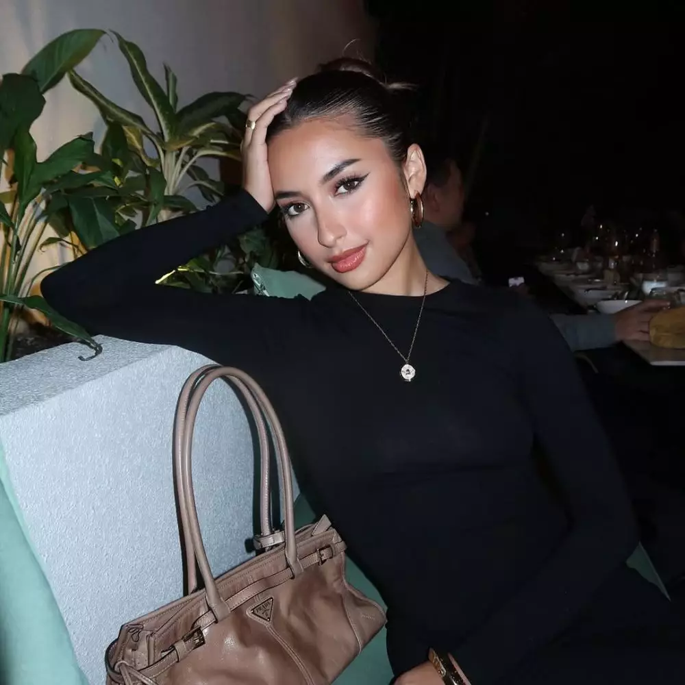 transformasi makeup Jennifer Coppen © i