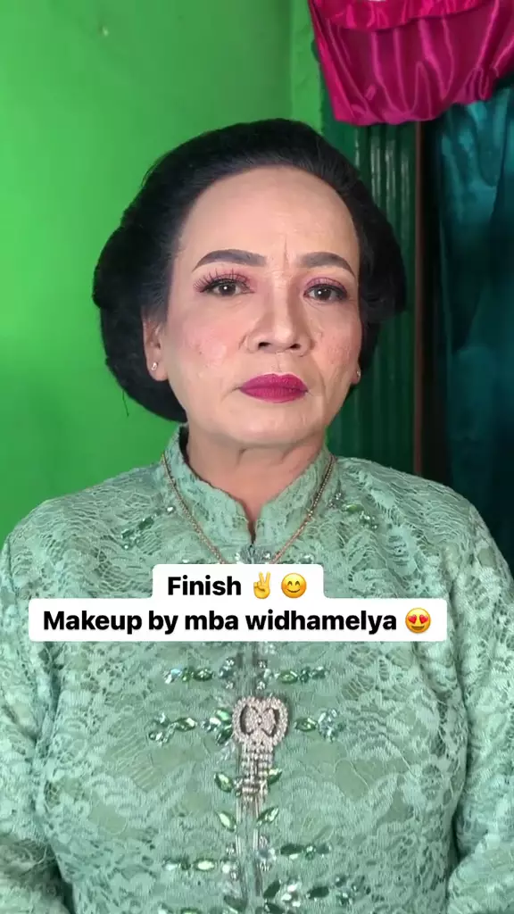 transformasi ibu-ibu dirias MUA © TikTok