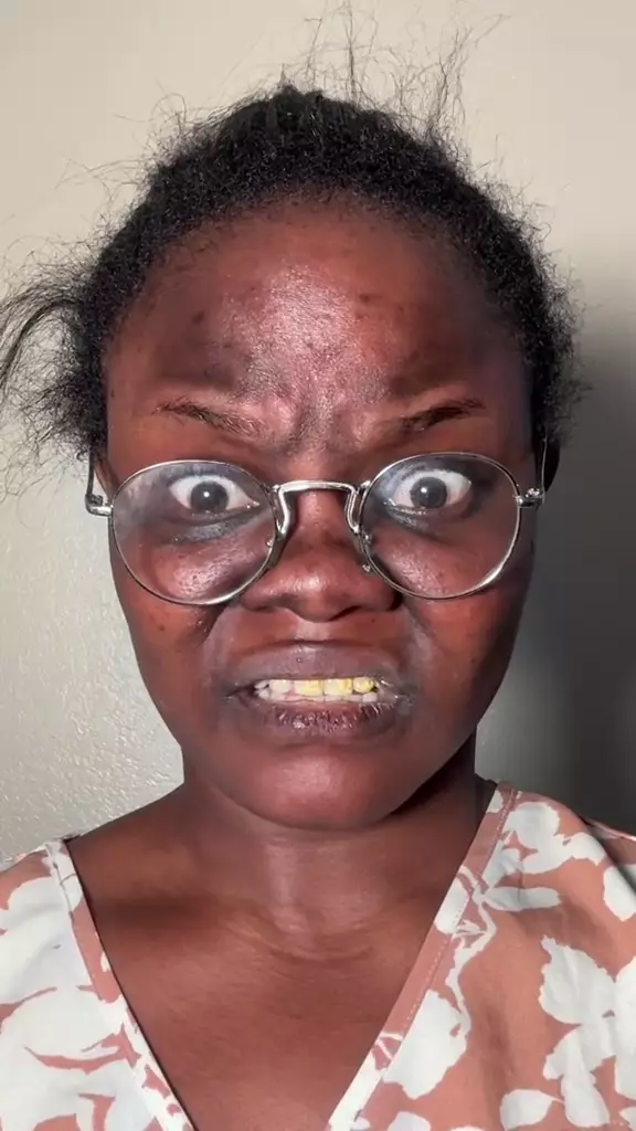 Transformasi makeup wanita berkacamata © TikTok