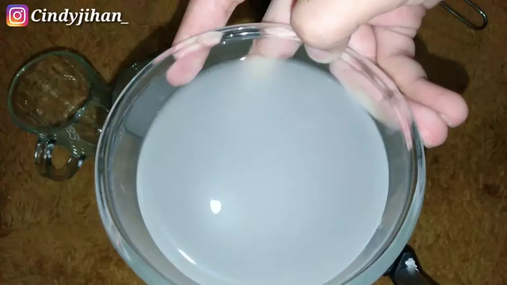 cara hilangkan bruntusan dan jerawat tanpa perih © YouTube cara hilangkan bruntusan dan jerawat tanpa perih © YouTube