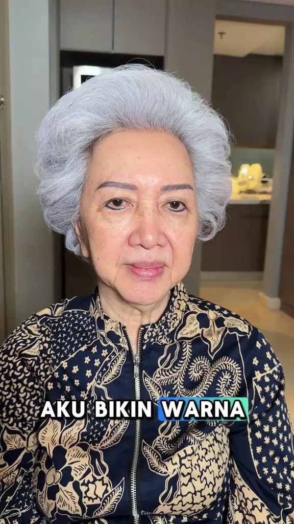 transformasi makeup wanita 75 tahun © TikTok transformasi makeup wanita 75 tahun © TikTok