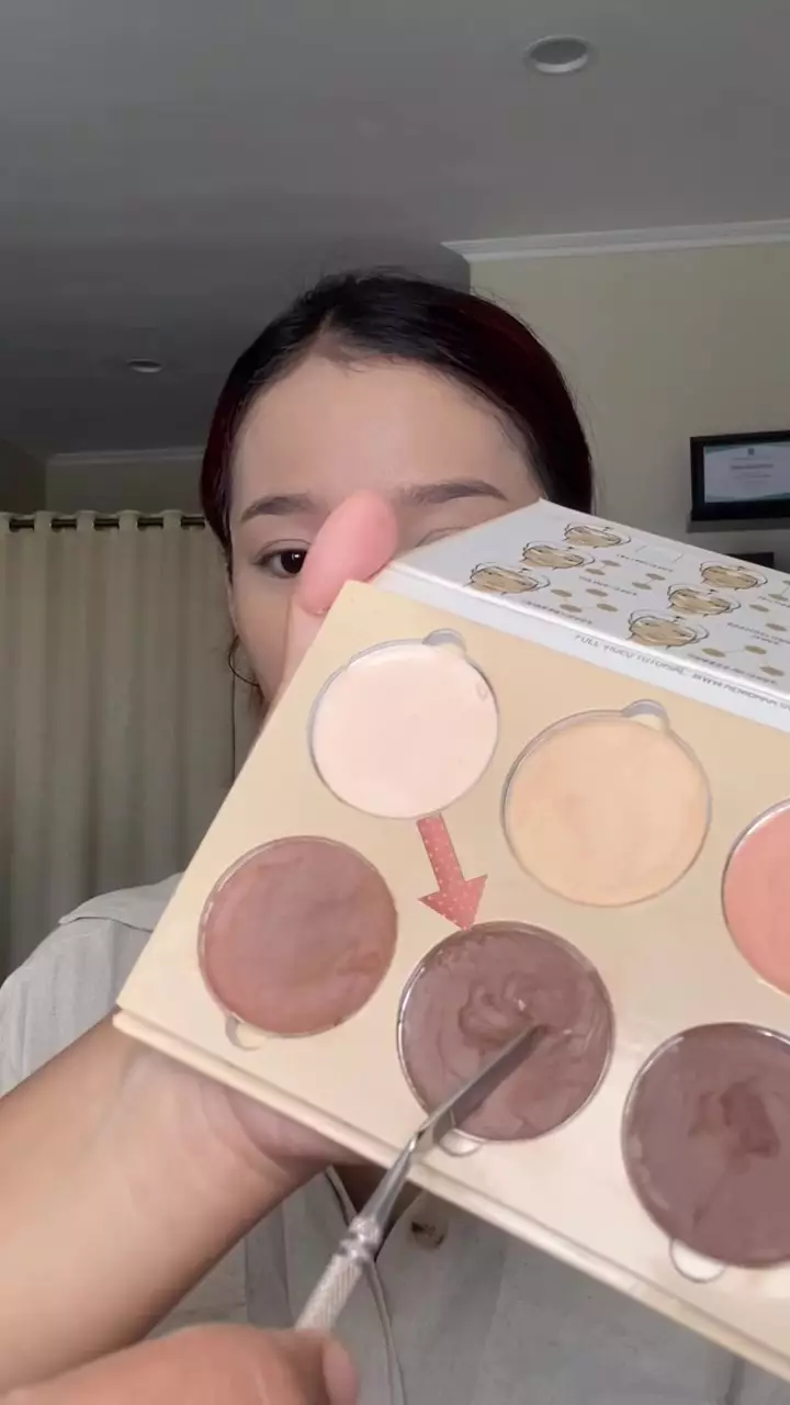 cewek dengan hidung 'jambu' © Instagram