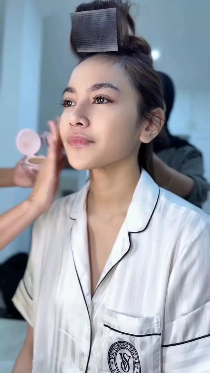 tutorial makeup Mahalini © Instagram 