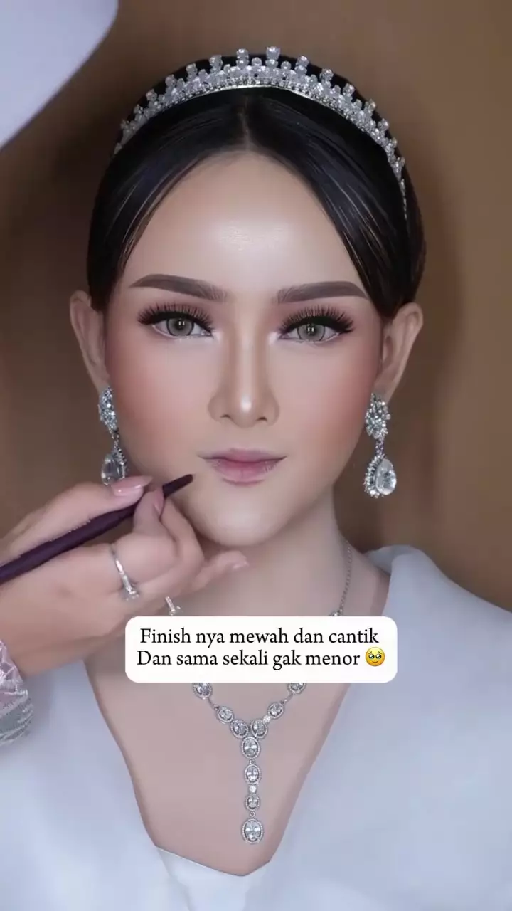 pengantin tan skin dirias glamor © Instagram  pengantin tan skin dirias glamor © Instagram
