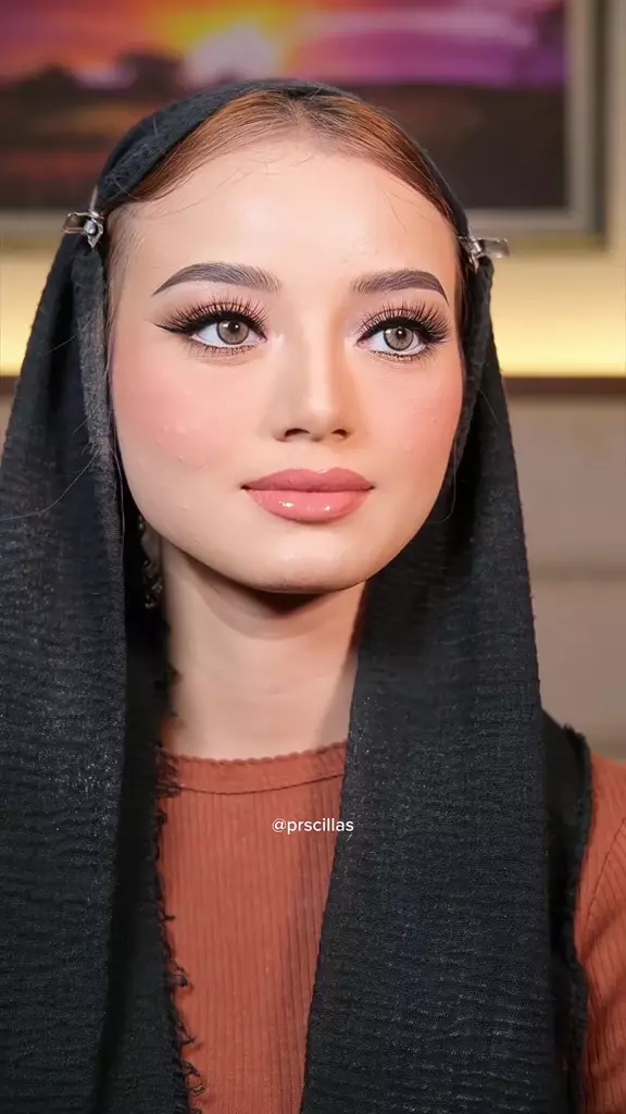 makeup wanita punya jerawat aktif © TikTok
