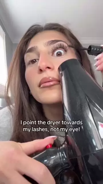 Cara unik wanita pakai maskara © Instagram 