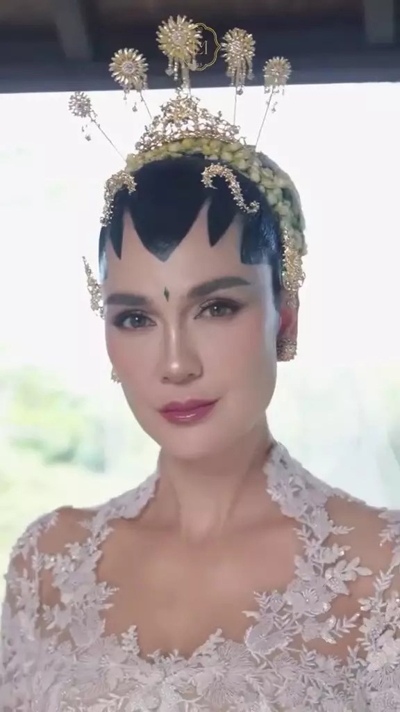 makeup akad nikah luna maya © 2025 Instagram makeup akad nikah luna maya © 2025 Instagram