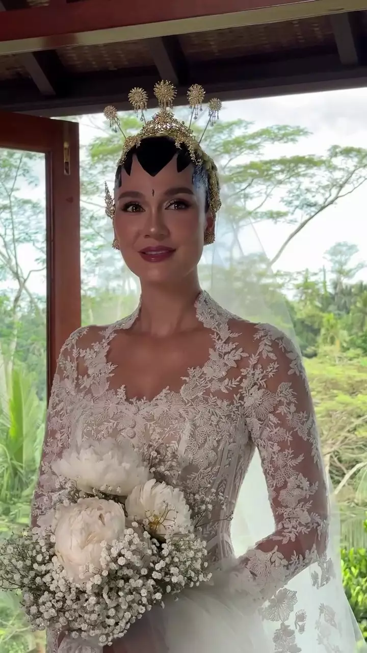 makeup akad nikah luna maya © 2025 Instagram makeup akad nikah luna maya © 2025 Instagram