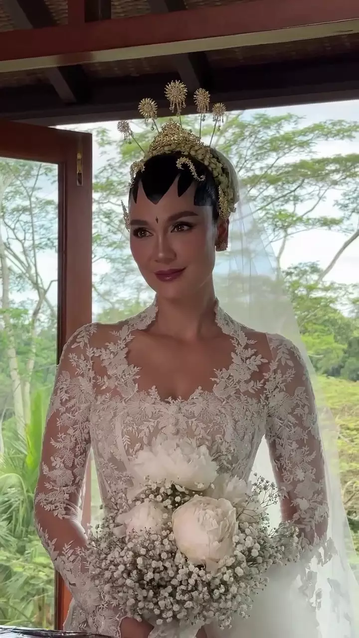 makeup akad nikah luna maya © 2025 Instagram makeup akad nikah luna maya © 2025 Instagram