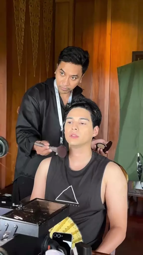 MUA ini bongkar foundation Maxime Bouttier © TikTok