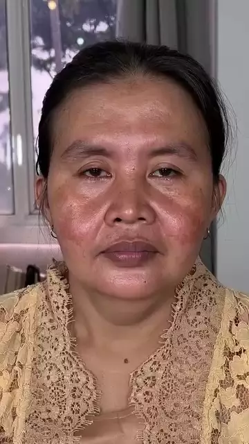 transformasi emak-emak berwajah bulat dirias glamor © Instagram 