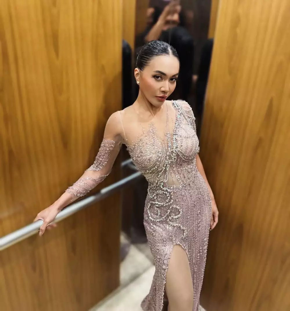 transformasi Denada tampak awet muda © 2025 brilio.net transformasi Denada tampak awet muda © 2025 brilio.net