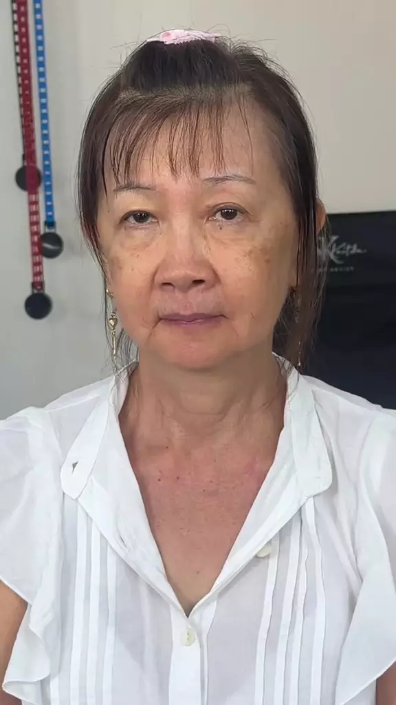 transformasi emak-emak dirias douyin makeup © TikTok transformasi emak-emak dirias douyin makeup © TikTok