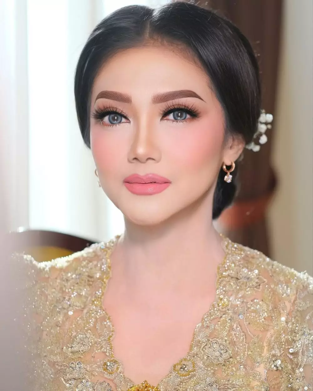 makeup Bella Saphira © Instagram makeup Bella Saphira © Instagram