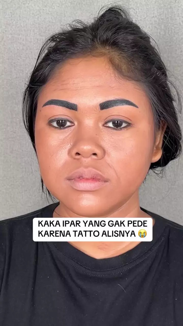 Nggak pede karena tatto alis © Instagram Nggak pede karena tatto alis © Instagram