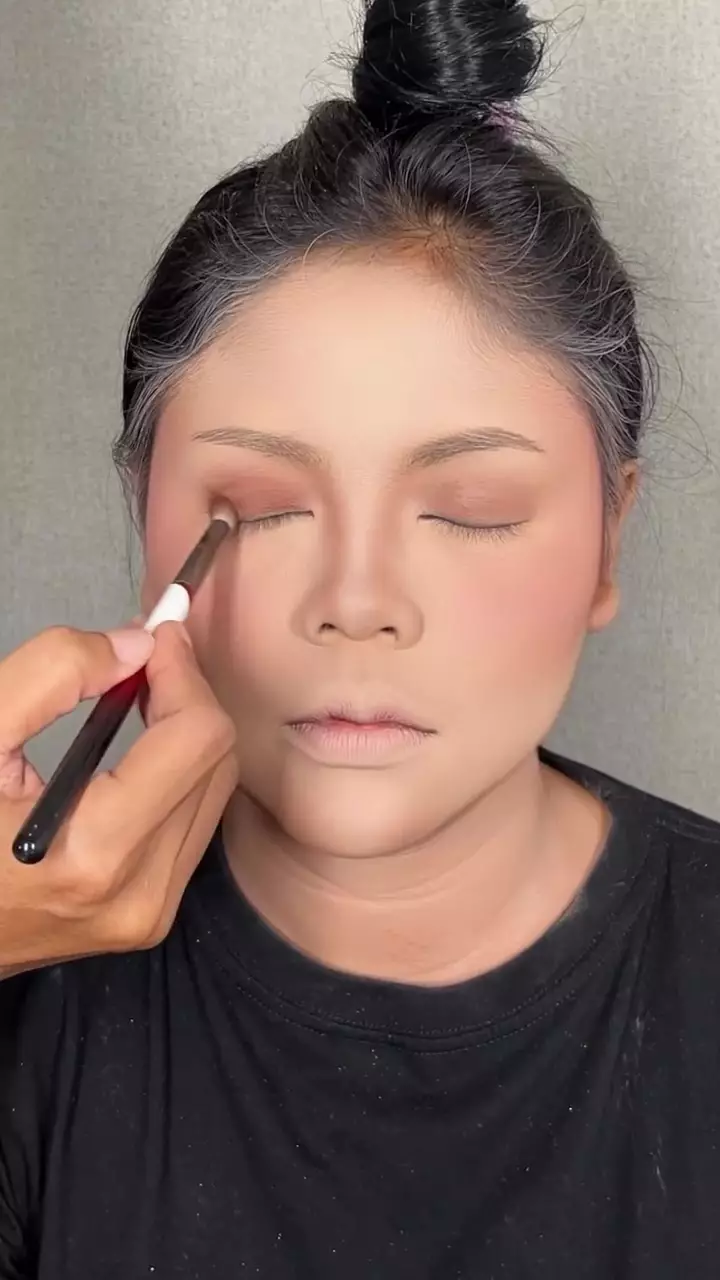 Nggak pede karena tatto alis © Instagram Nggak pede karena tatto alis © Instagram