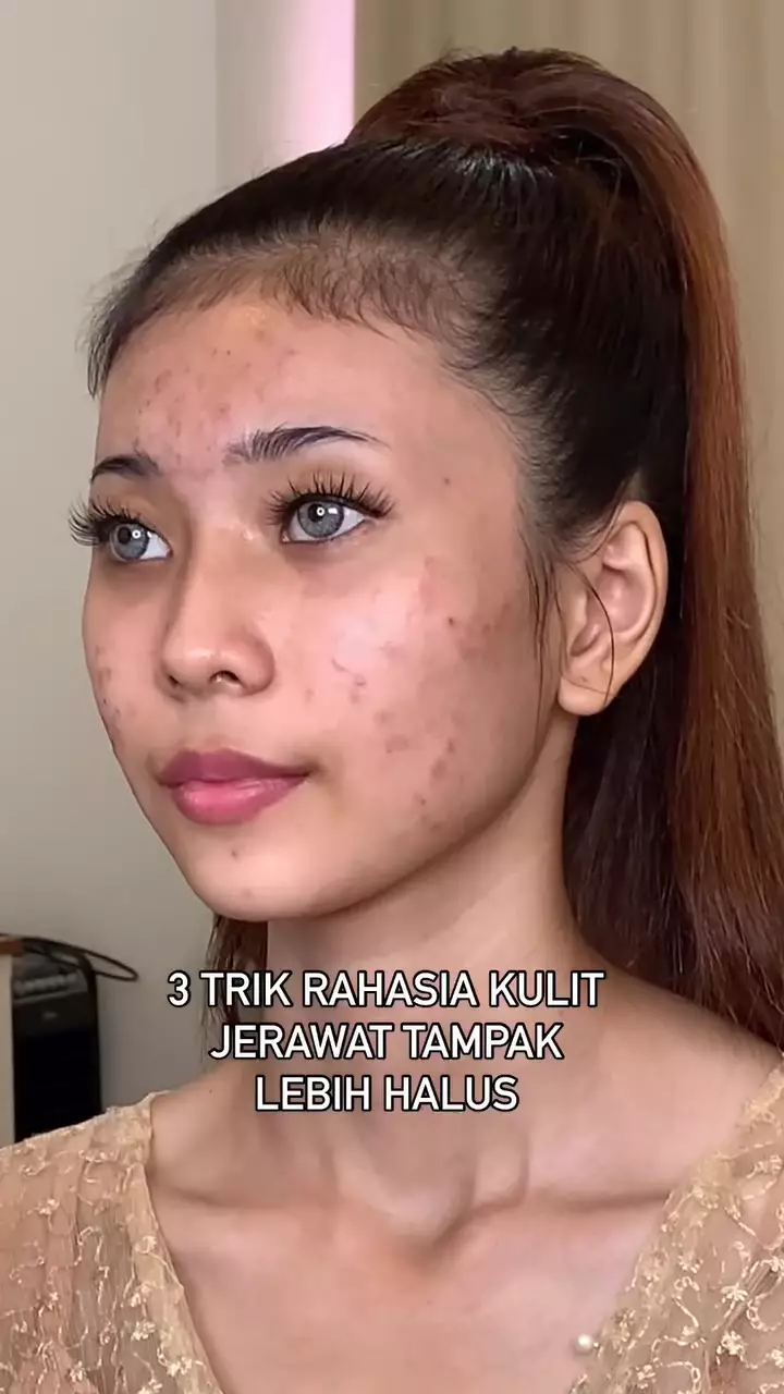 cewek berjerawat dimakeup bold © Instagram