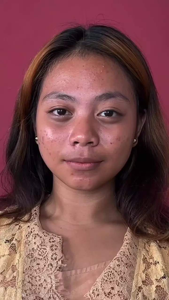 transformasi cewek kulit sawo matang pakai foundation putih © Instagram  transformasi cewek kulit sawo matang pakai foundation putih © Instagram