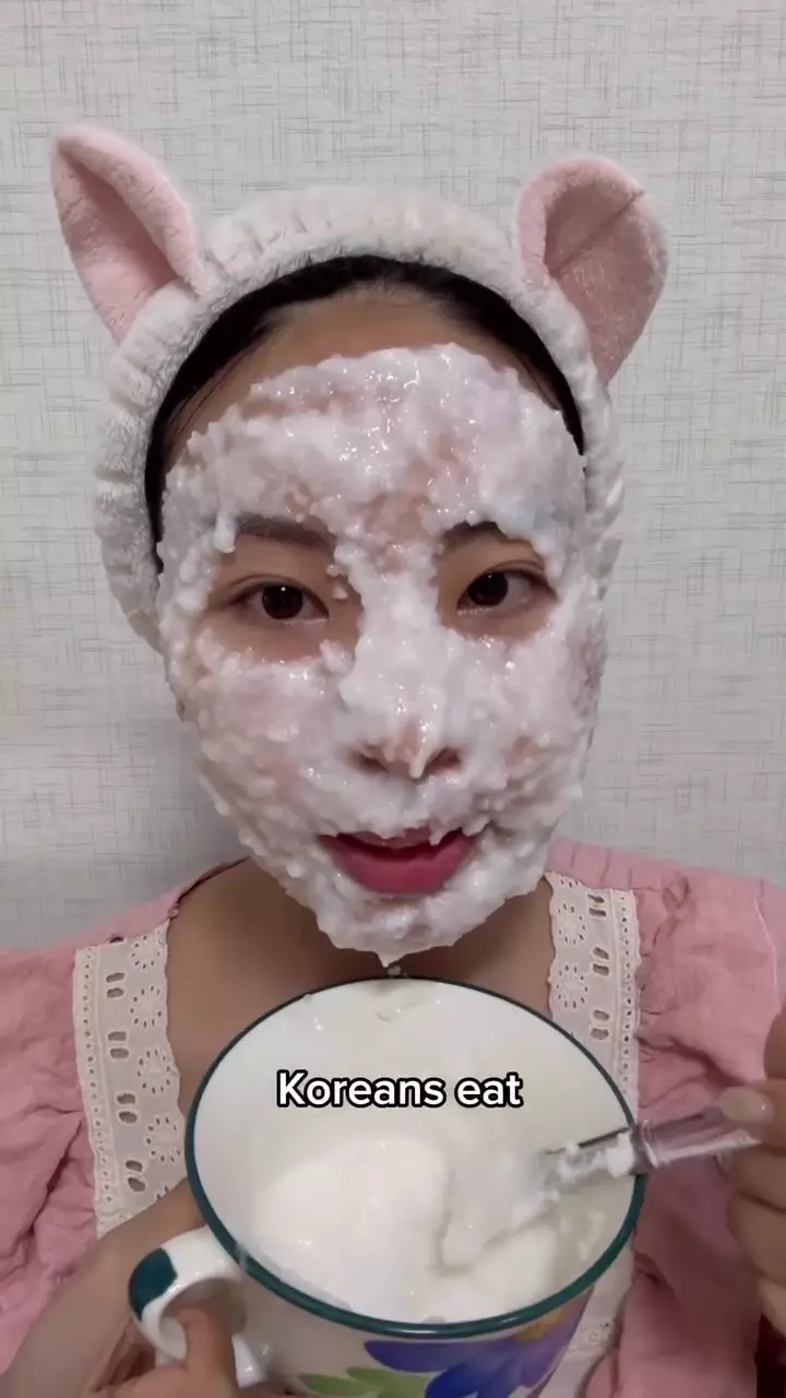 Cara mengecilkan pori-pori pakai masker beras © Instagram