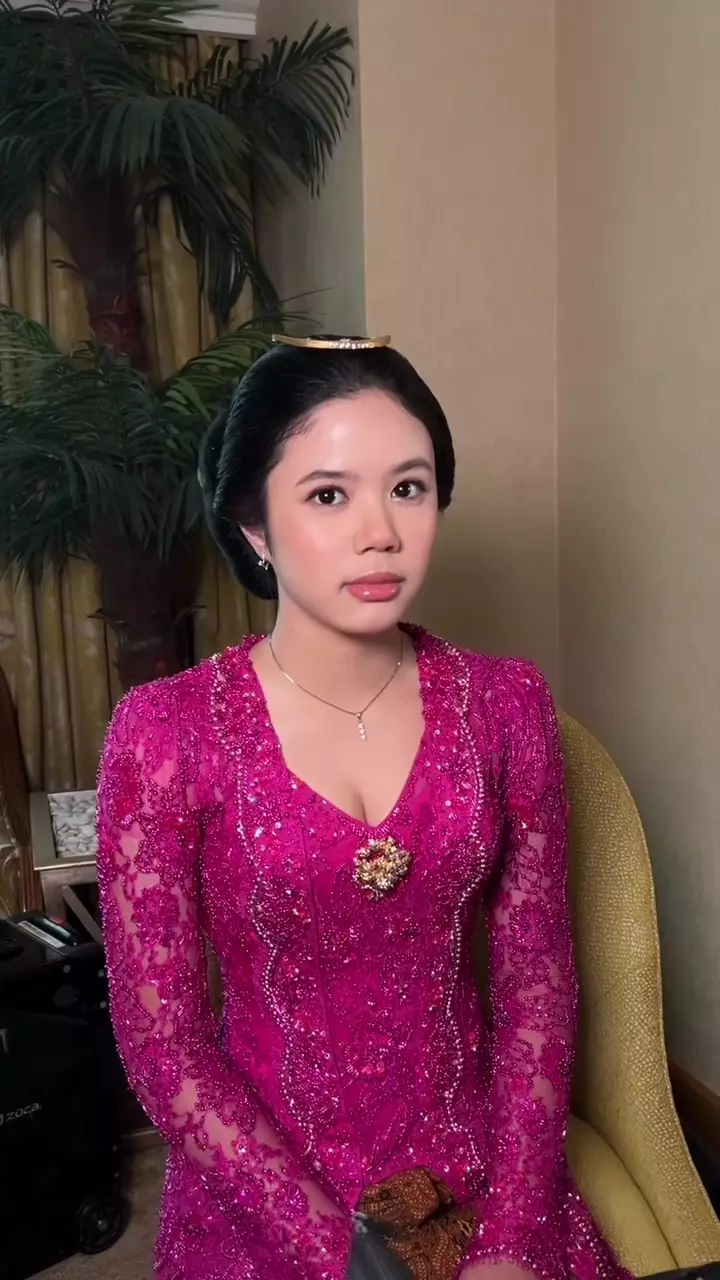 Detail makeup Shafeaa Ahmad © Instagram